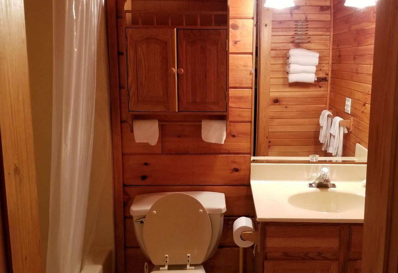 Tanglewood Motel And Log Cabins Маги Вали Екстериор снимка