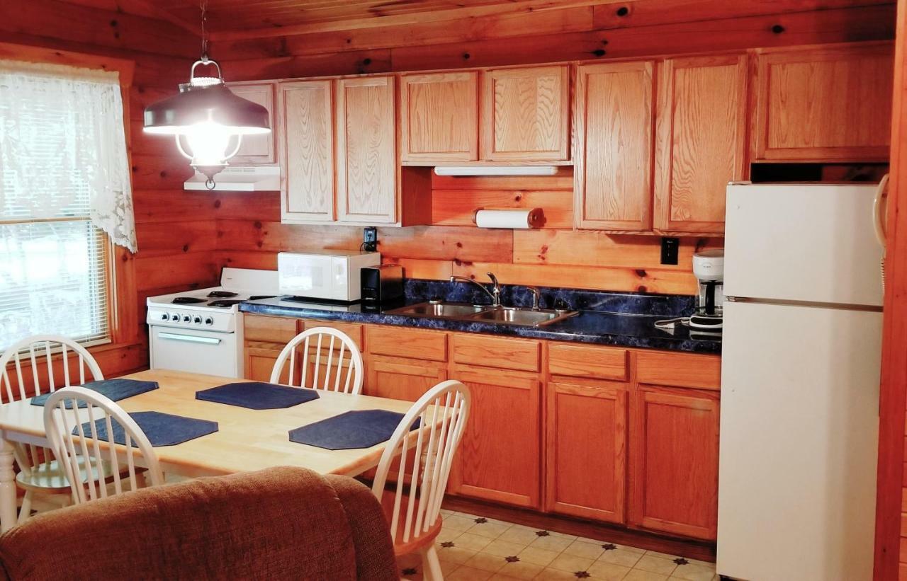Tanglewood Motel And Log Cabins Маги Вали Екстериор снимка