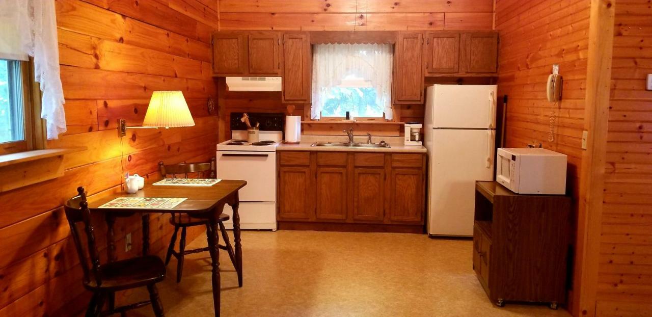 Tanglewood Motel And Log Cabins Маги Вали Екстериор снимка