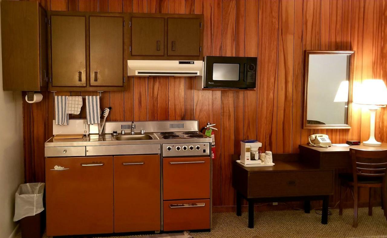Tanglewood Motel And Log Cabins Маги Вали Екстериор снимка